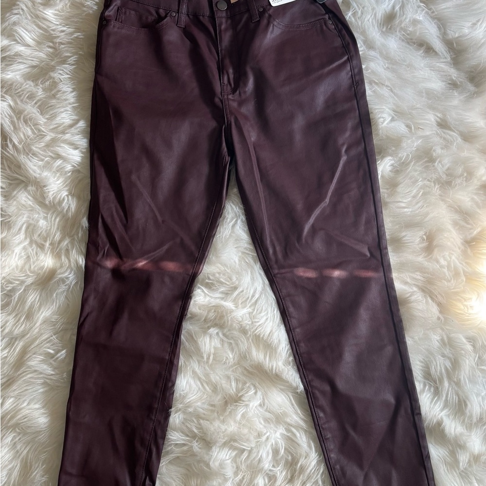a.n.a Women's Skinny Pants - Burgundy